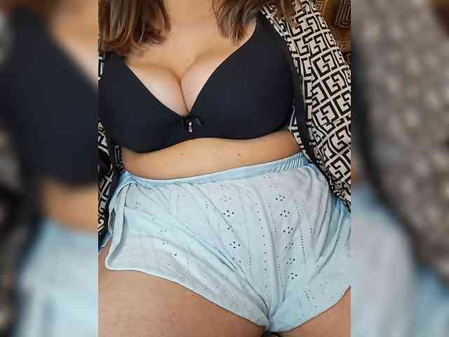 EnchantingEve98 webcam