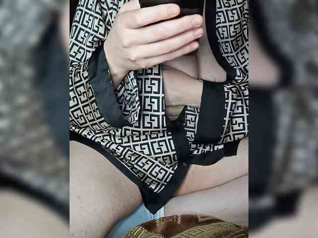 EnchantingEve98 webcam