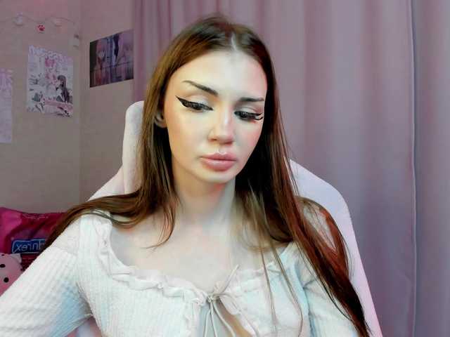 Lunellee live cam on BongaCams