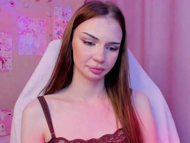 Lunellee live cam on BongaCams