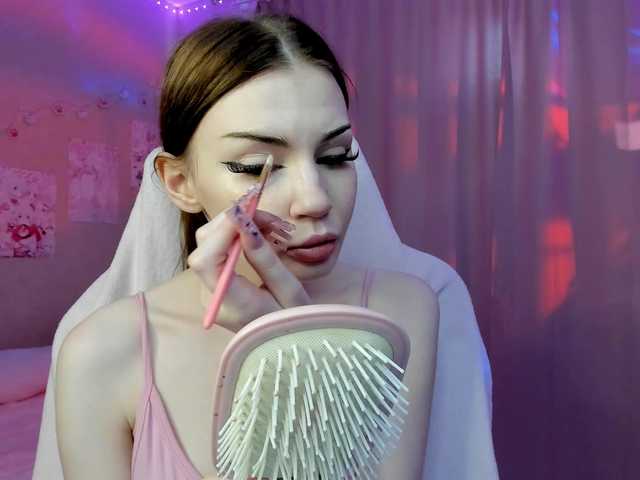 Lunellee live cam on BongaCams