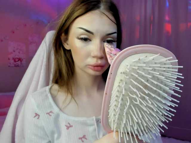 Lunellee live cam on BongaCams