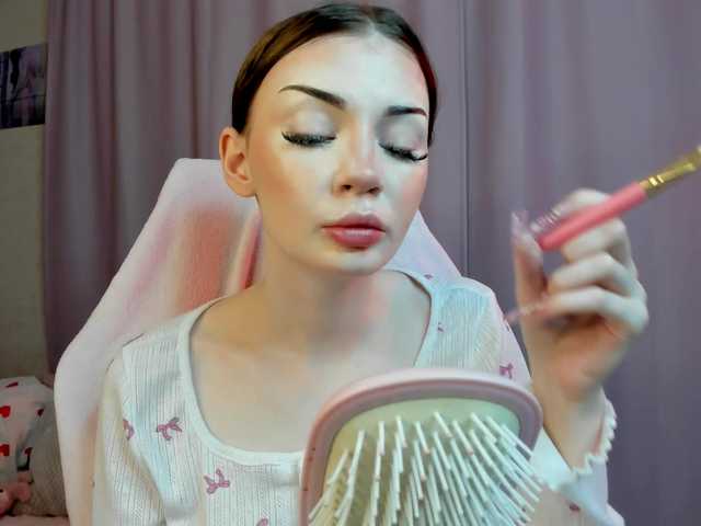 Lunellee live cam on BongaCams