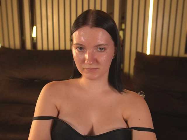 KiraRaya live cam on BongaCams
