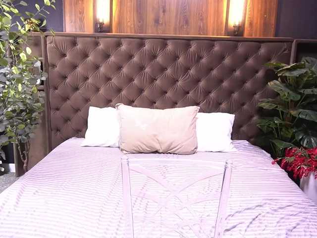 KiraRaya live cam on BongaCams