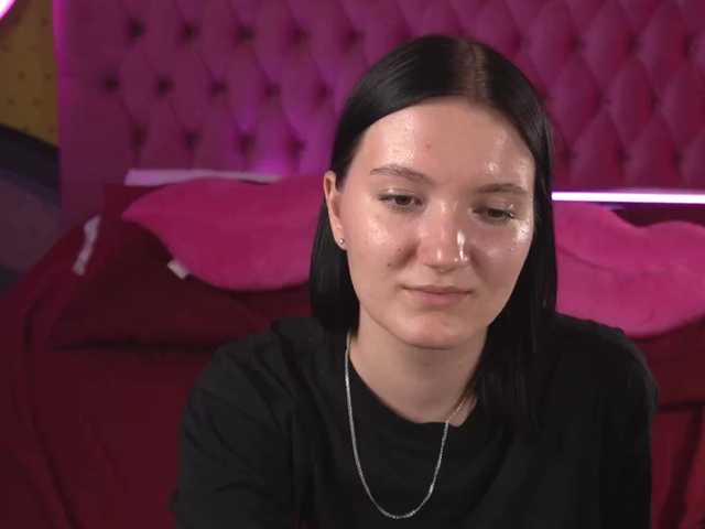 KiraRaya live cam on BongaCams