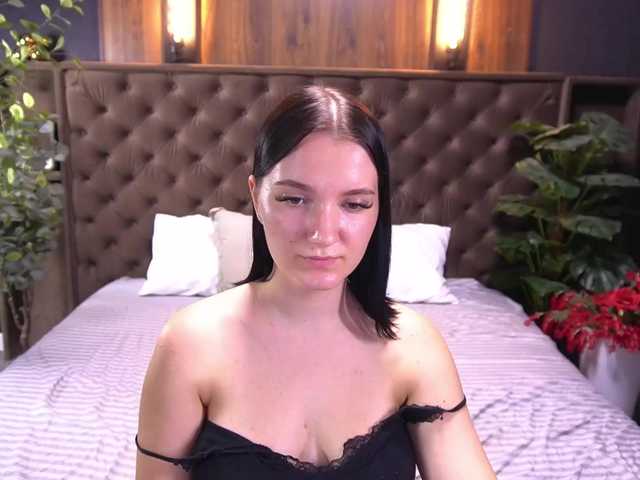 KiraRaya live cam on BongaCams