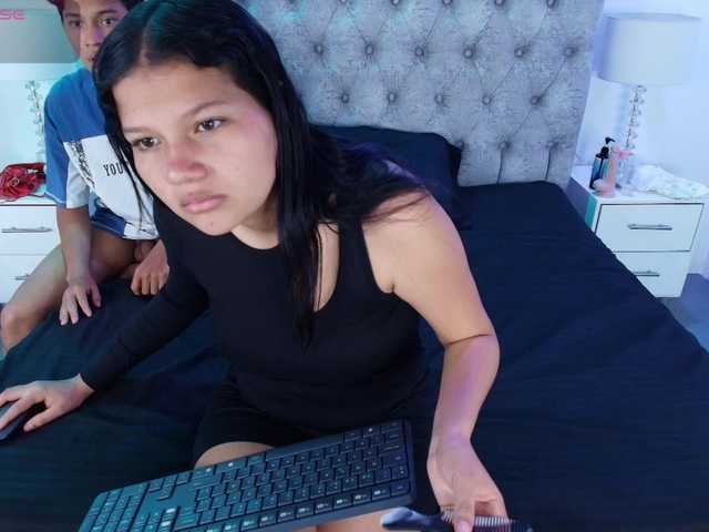 Julie-n-Axel live cam on BongaCams