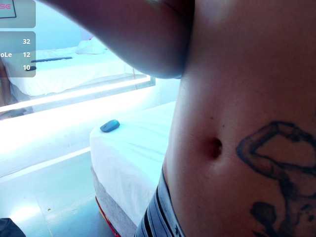 Julie-n-Axel live cam on BongaCams