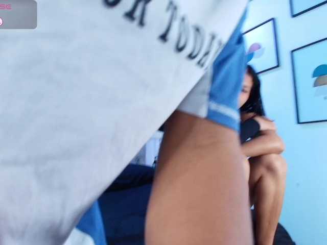 Julie-n-Axel live cam on BongaCams