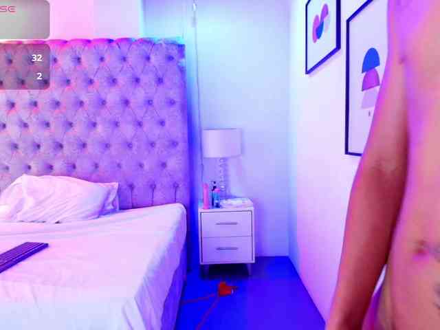 Julie-n-Axel webcam