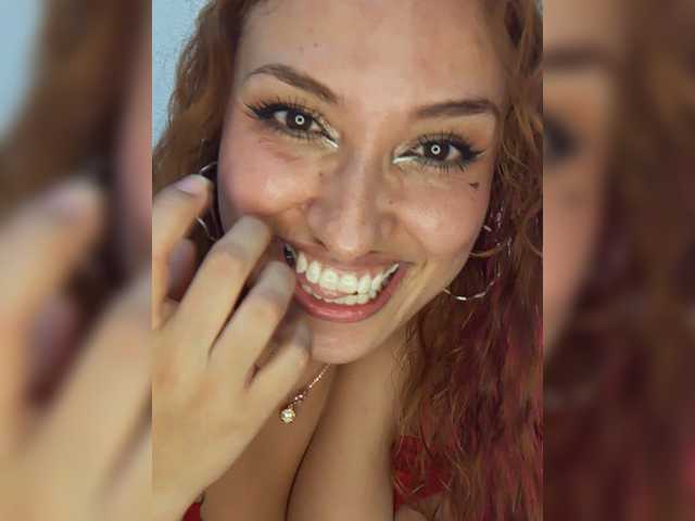 Layla121 live cam