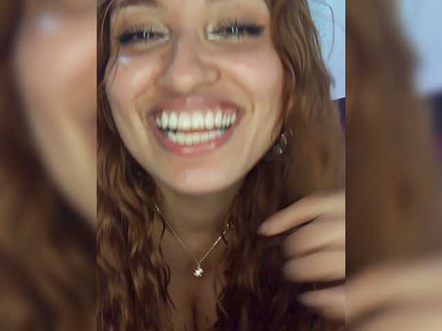 Layla121 live cam