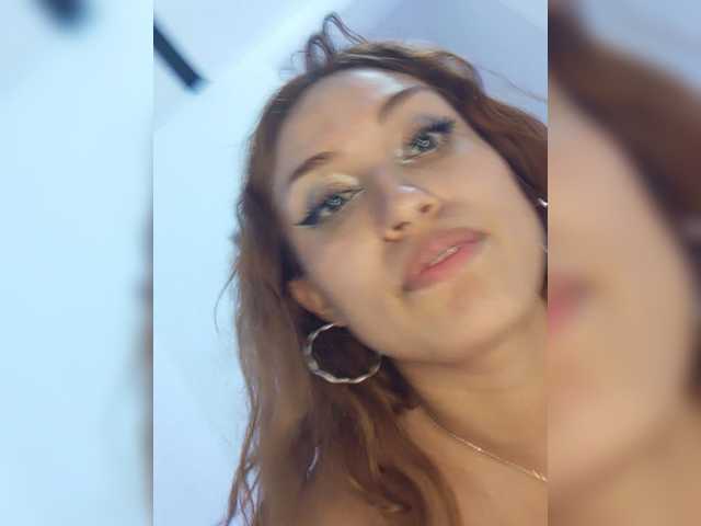 Layla121 live cam on BongaCams