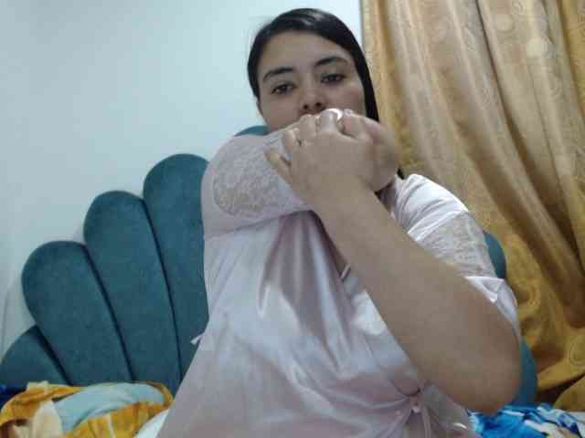 Isabella-55 webcam