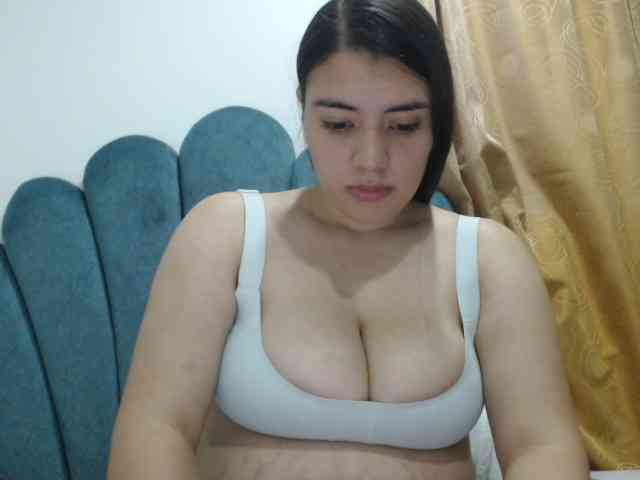 Isabella-55 webcam