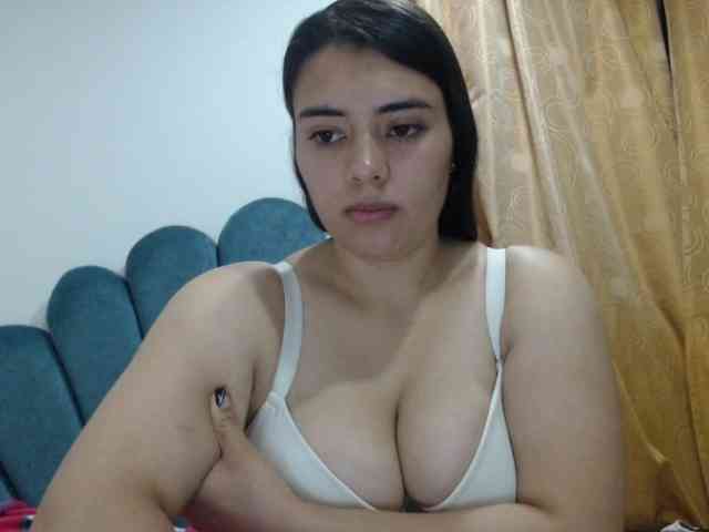 Isabella-55 webcam