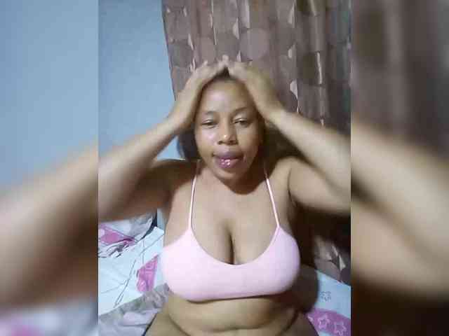 roseaAaaa webcam