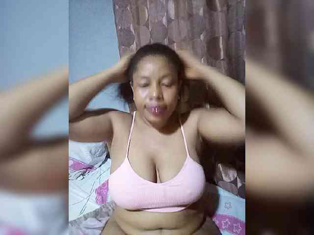 roseaAaaa webcam
