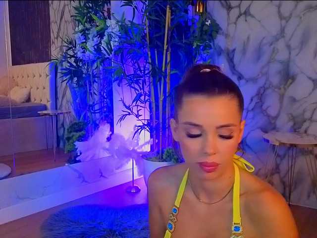 AnngelAva live cam on BongaCams