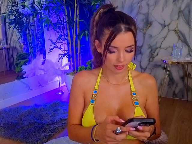 AnngelAva live cam on BongaCams
