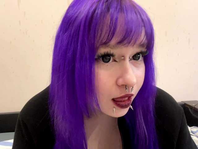 ellakon live cam on BongaCams