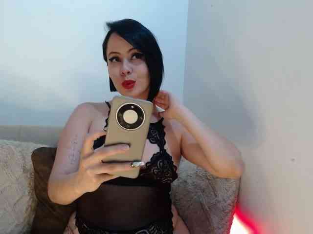 BiancaLuxor webcam