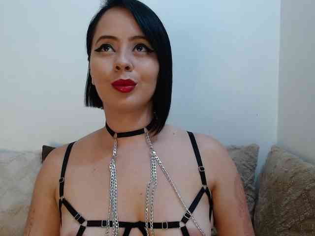 BiancaLuxor webcam