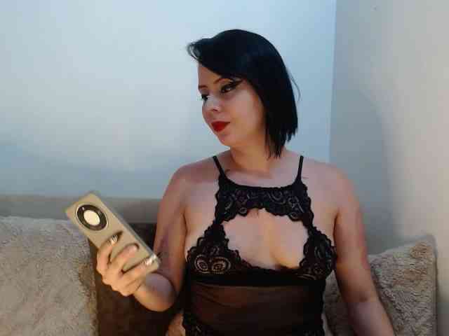 BiancaLuxor webcam