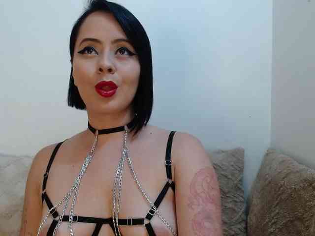 BiancaLuxor webcam