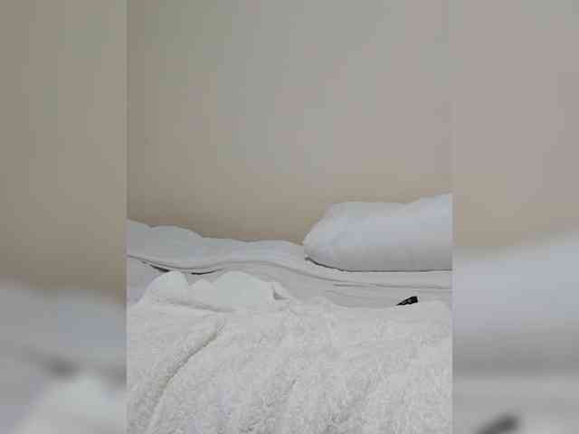 LolaHun webcam