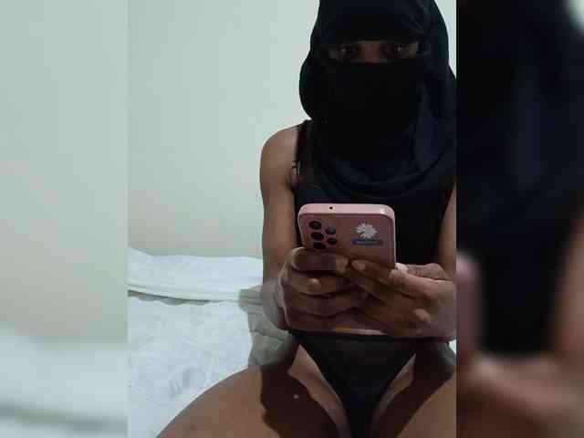 LolaHun webcam