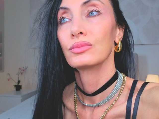 Avrora-Mars live cam on BongaCams