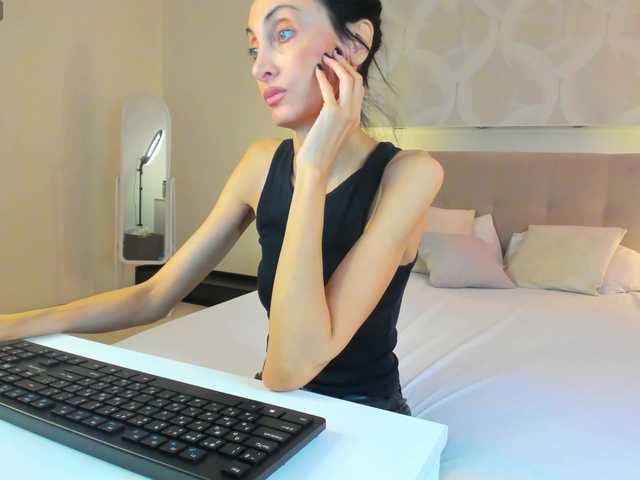 Avrora-Mars live cam on BongaCams