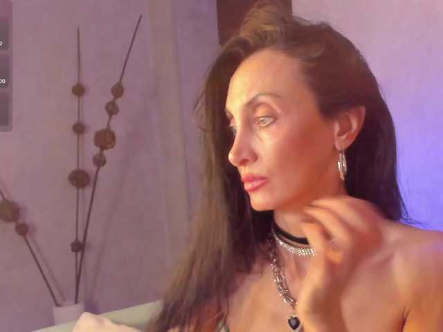 Avrora-Mars live cam on BongaCams