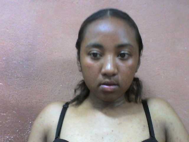 Elie2 live cam on BongaCams