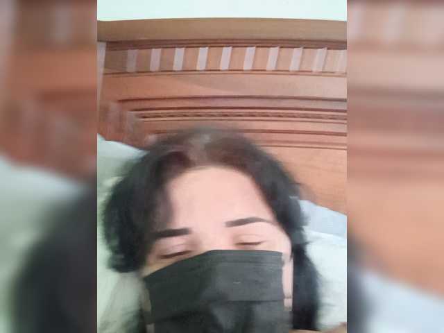 Laura35 live cam on BongaCams