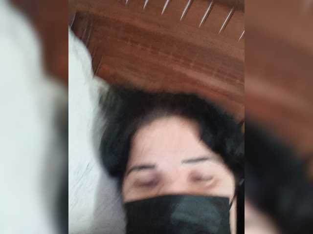 Laura35 live cam on BongaCams