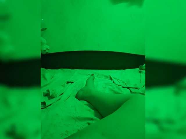 Laura35 live cam preview
