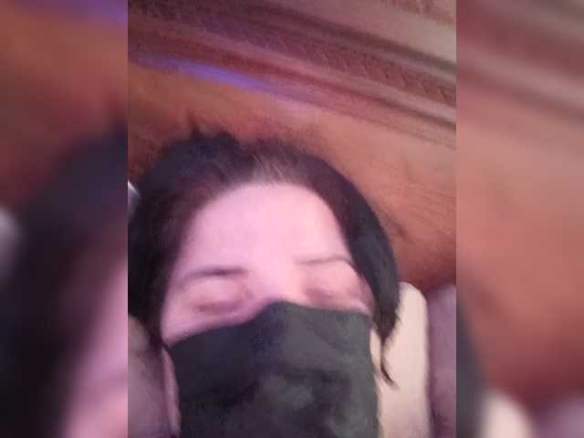 Laura35 live cam on BongaCams