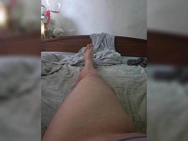 Laura35 live cam on BongaCams