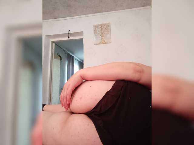 Laura35 live cam on BongaCams