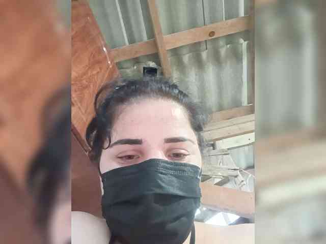 Laura35 webcam