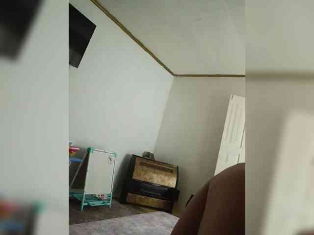 Laura35 webcam