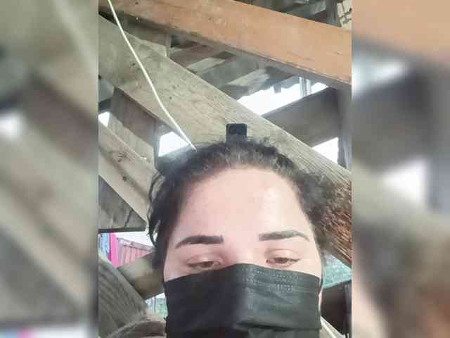 Laura35 webcam