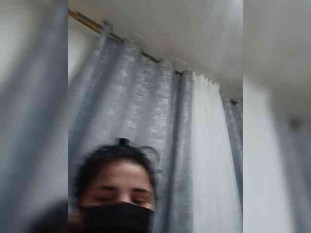 Laura35 webcam