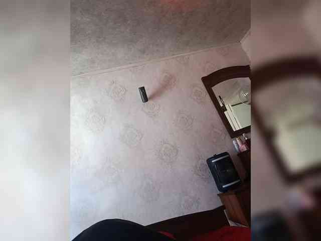 Laura35 webcam