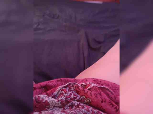 Laura35 webcam