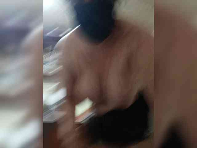 Laura35 webcam