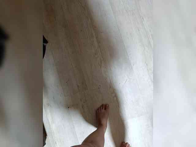 Laura35 webcam